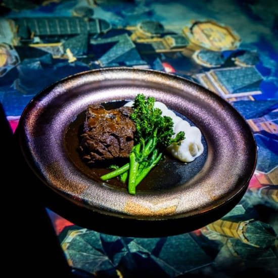 Sensory Feast: Una Experiencia Culinaria M\u00e1gica.