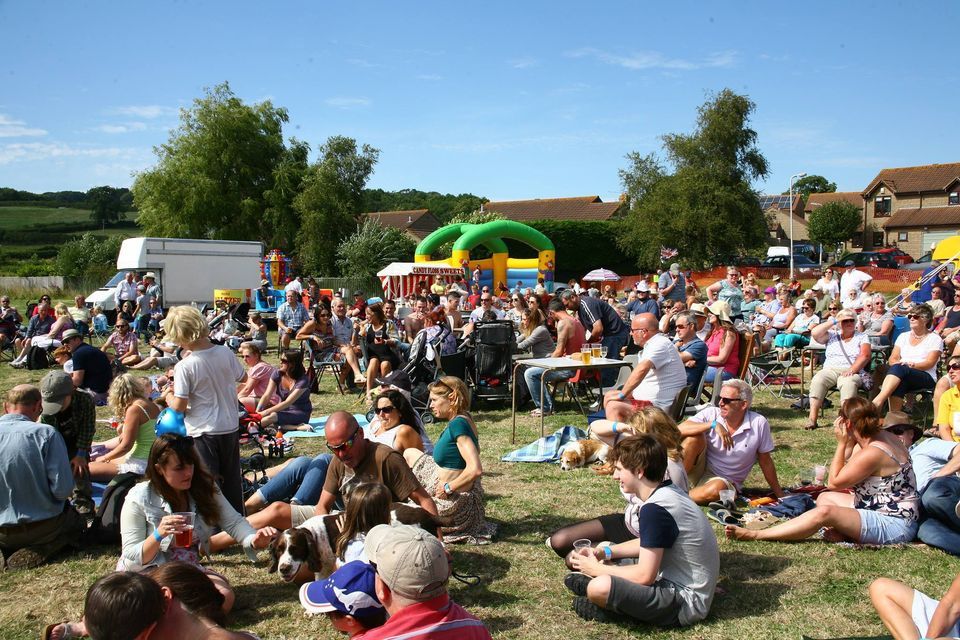 Mosterton Bands On The Green