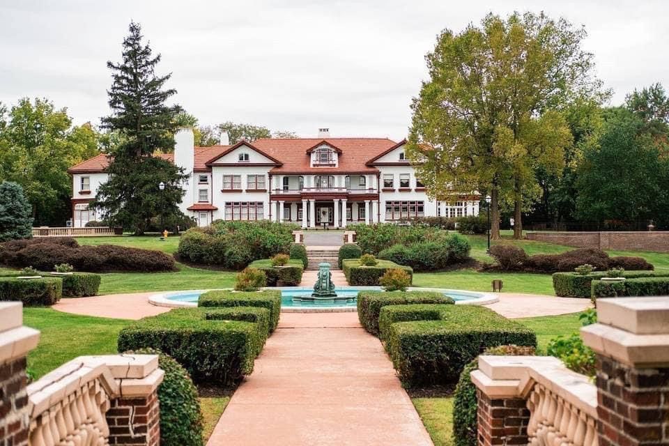 Spring Sip & Shop at Longview Mansion 