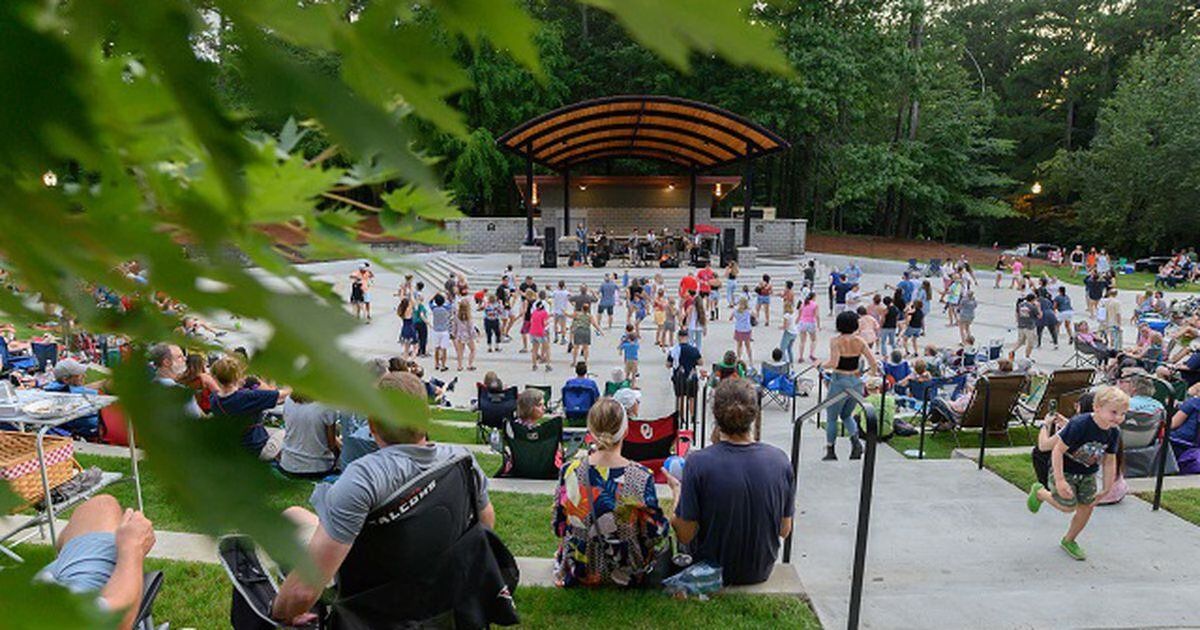 Playlist @ Dunwoody Groovin' on the Green