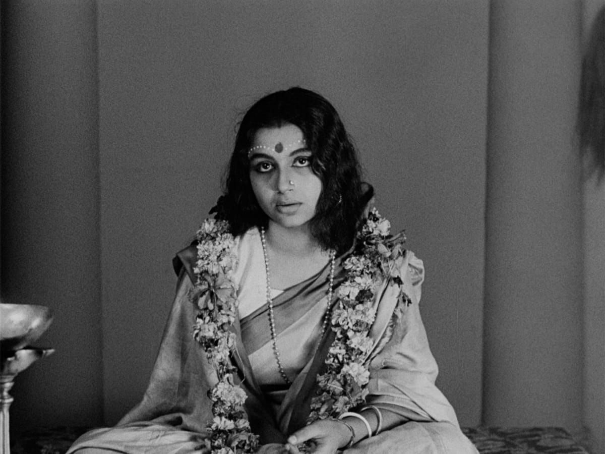 Devi (1960) Screening