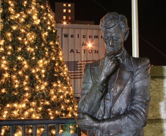 Tree Lighting at Lincoln-Douglas Square