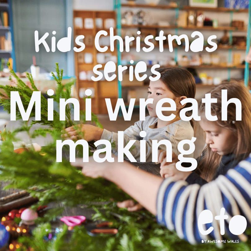 Mini wreath making \u2013 Kids Christmas series\n\n