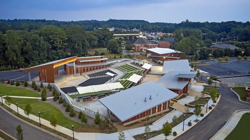 Maxwell: The Night Tour at the Stockbridge Amphitheater, Stockbridge ...