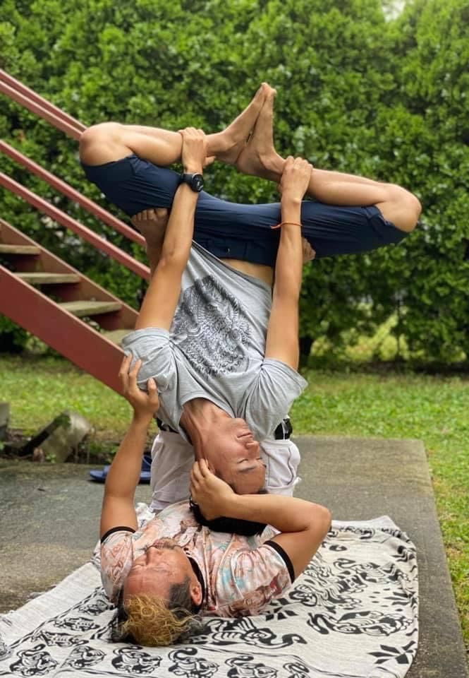 Partner Therapeutic Acroyoga 