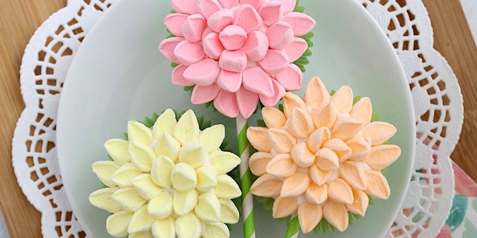 "My Mini & Me" Marshmallow Bouquet Cupcake Decorating!