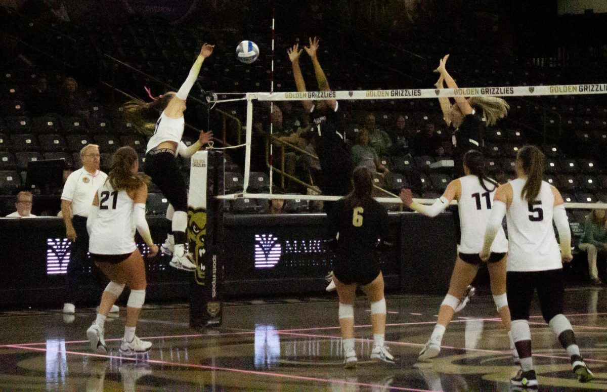 Cleveland State Vikings at Oakland Golden Grizzlies Womens Volleyball