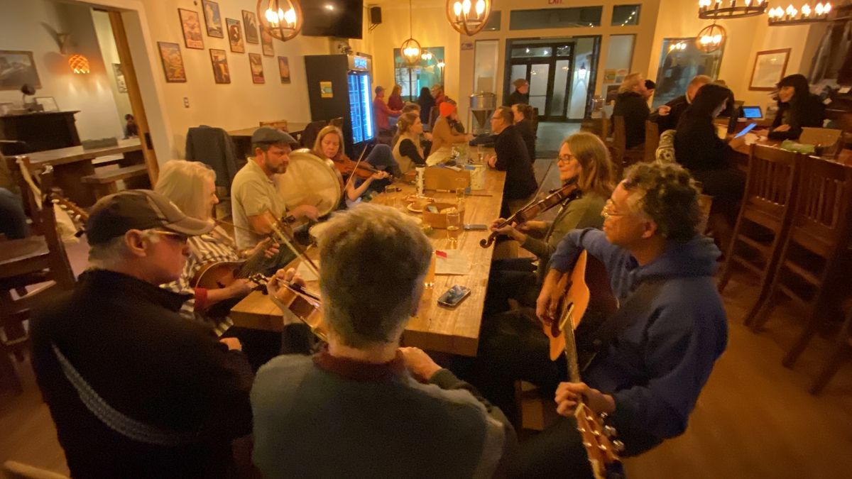 Hoppin\u2019 Irish Trad Night 