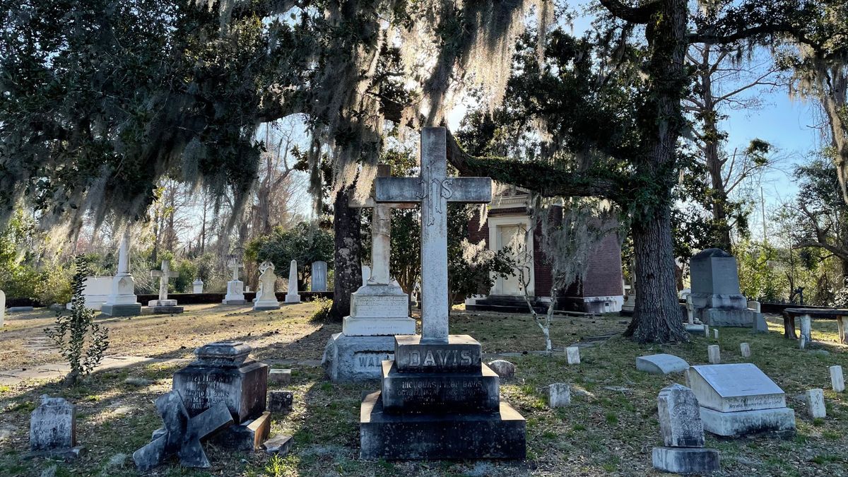 Oakdale Cemetery Walking Tour- Members only- Join or Renew today!