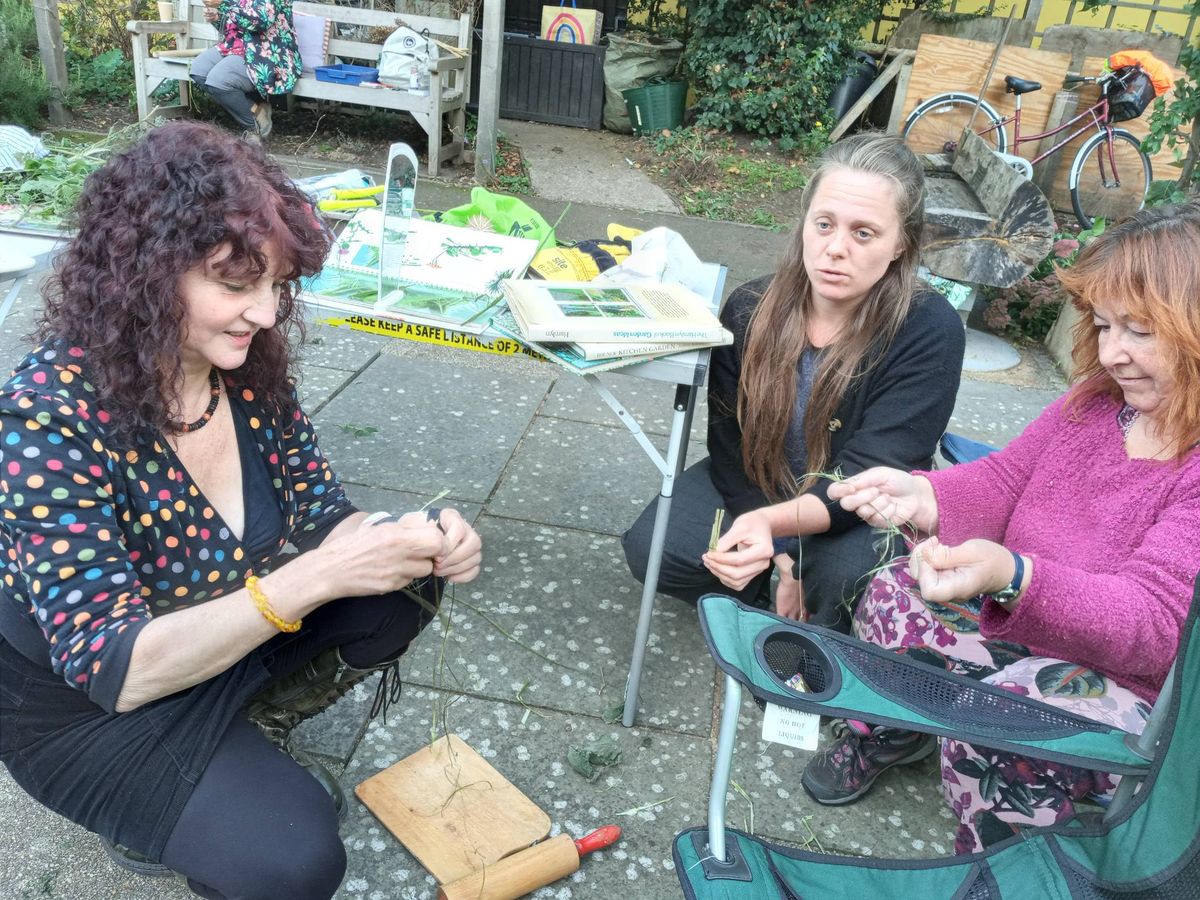 Nettle Cordage workshop and weaving with plant materials
