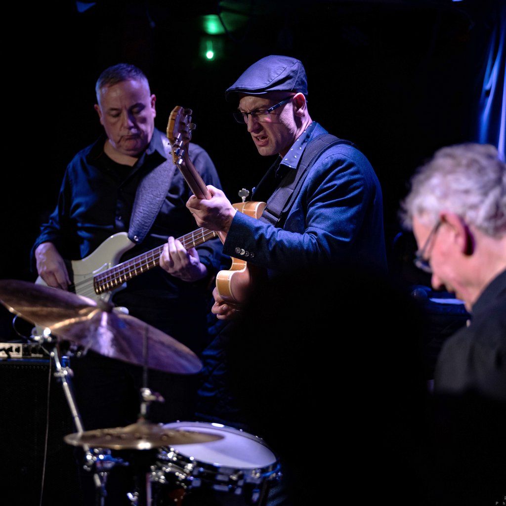 Pete Roth Trio feat. Bill Bruford