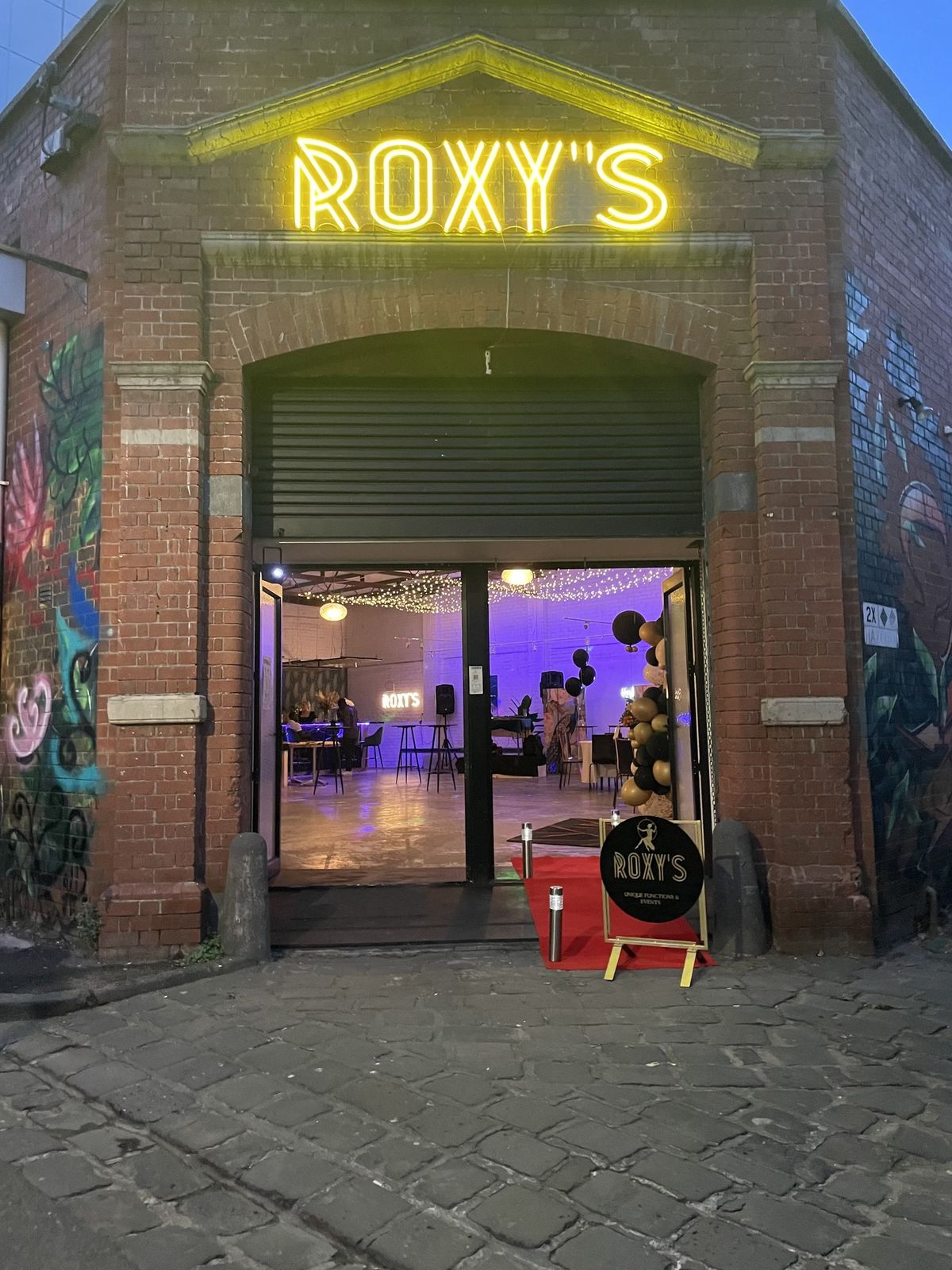 LUX VIP MELB : Roxy\u2019s Showcase Extravaganza