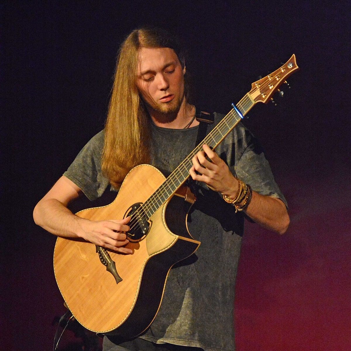 Mike Dawes at Swallow Hill Music - Tuft Theatre