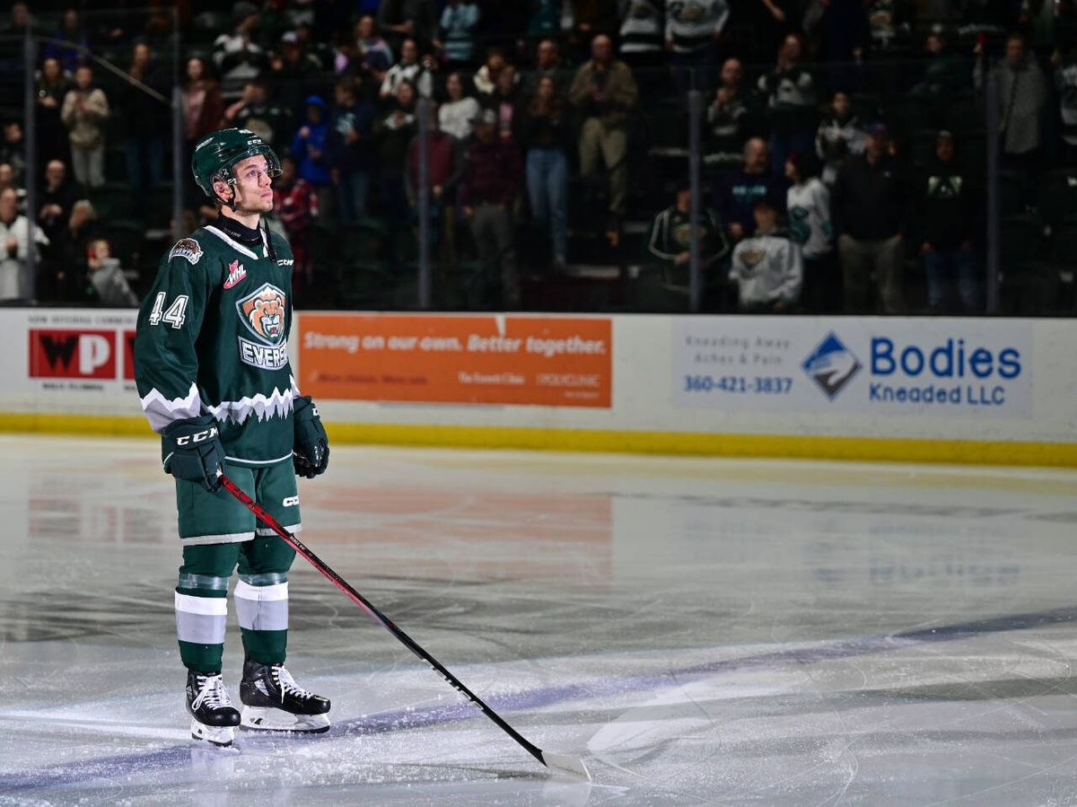 Everett Silvertips at Regina Pats