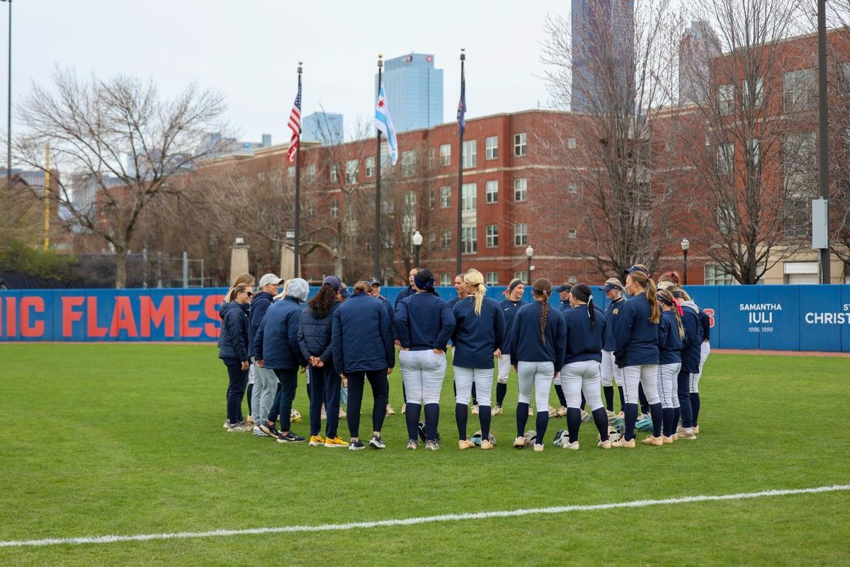 Parking Austin Peay Governors at UIC Flames Womens Basketball