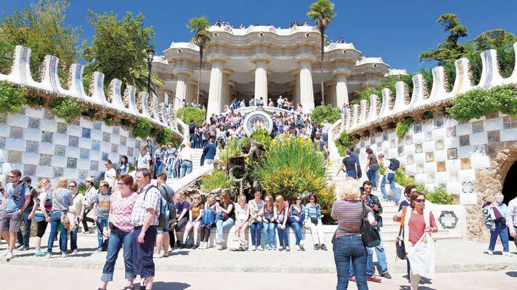 Virtual Tour of Gaudi\u2019s Barcelona\t