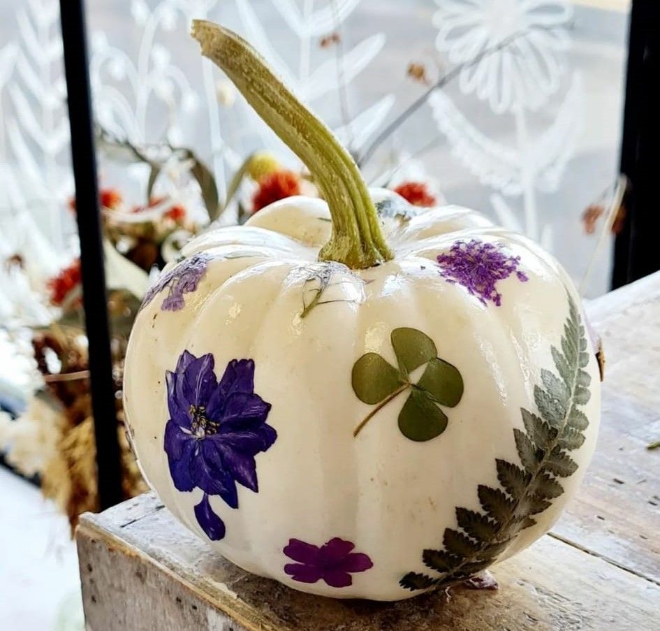 Pressed Flower Pumpkin Workshop