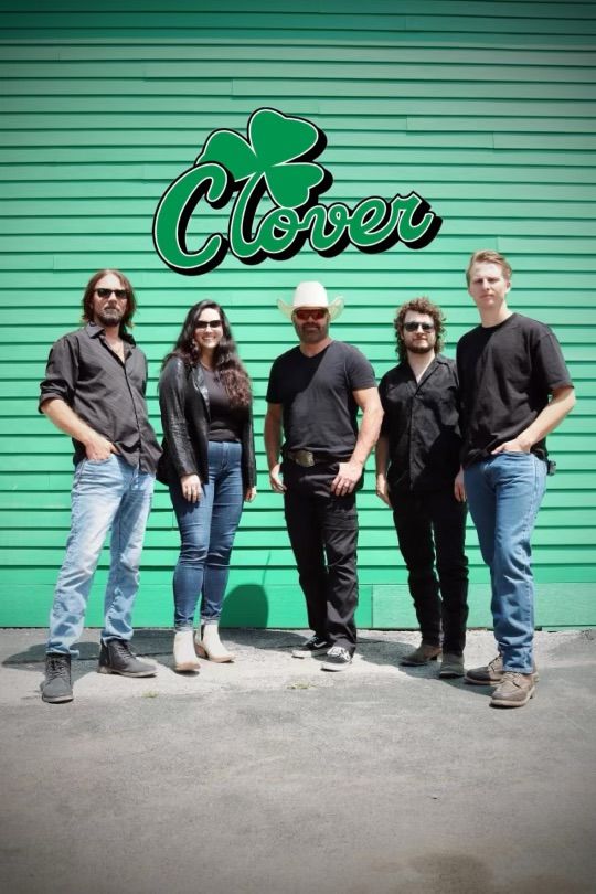 Clover at the STL Honky Tonk for New Years Eve\u2618\ufe0f