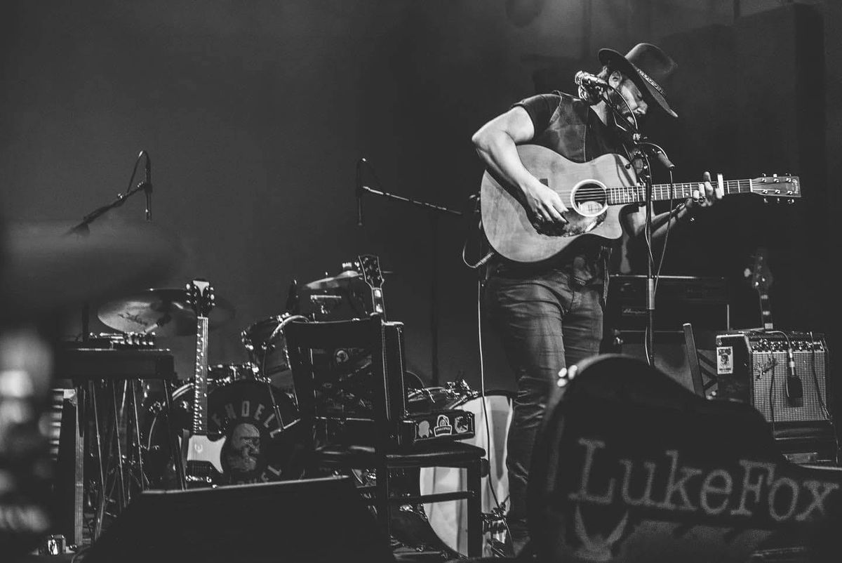 Luke Fox LIVE at Lubben Winery!