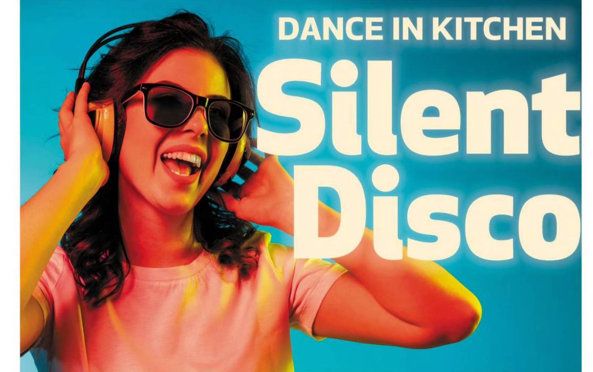 Silent Disco - Dance in Kitchen