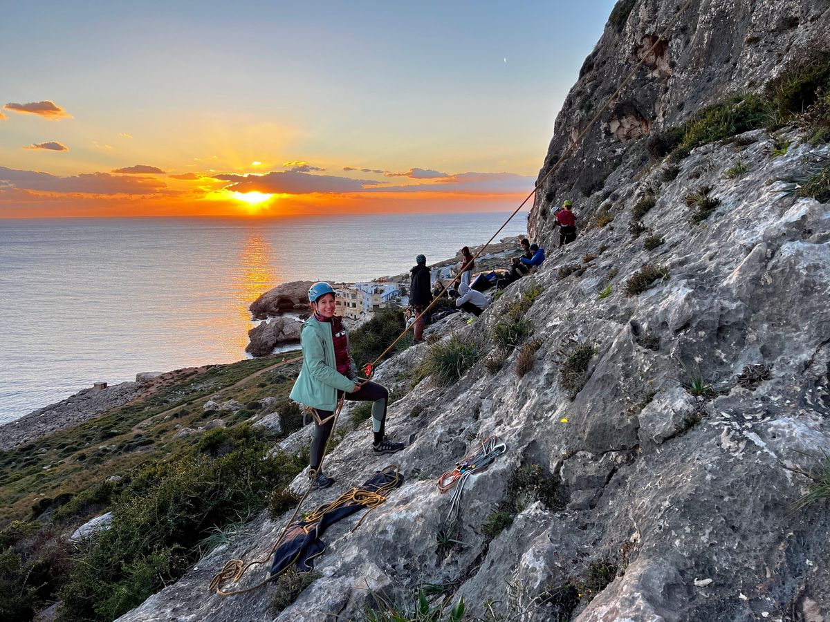 Rock Climbing at G\u0127ar Lapsi