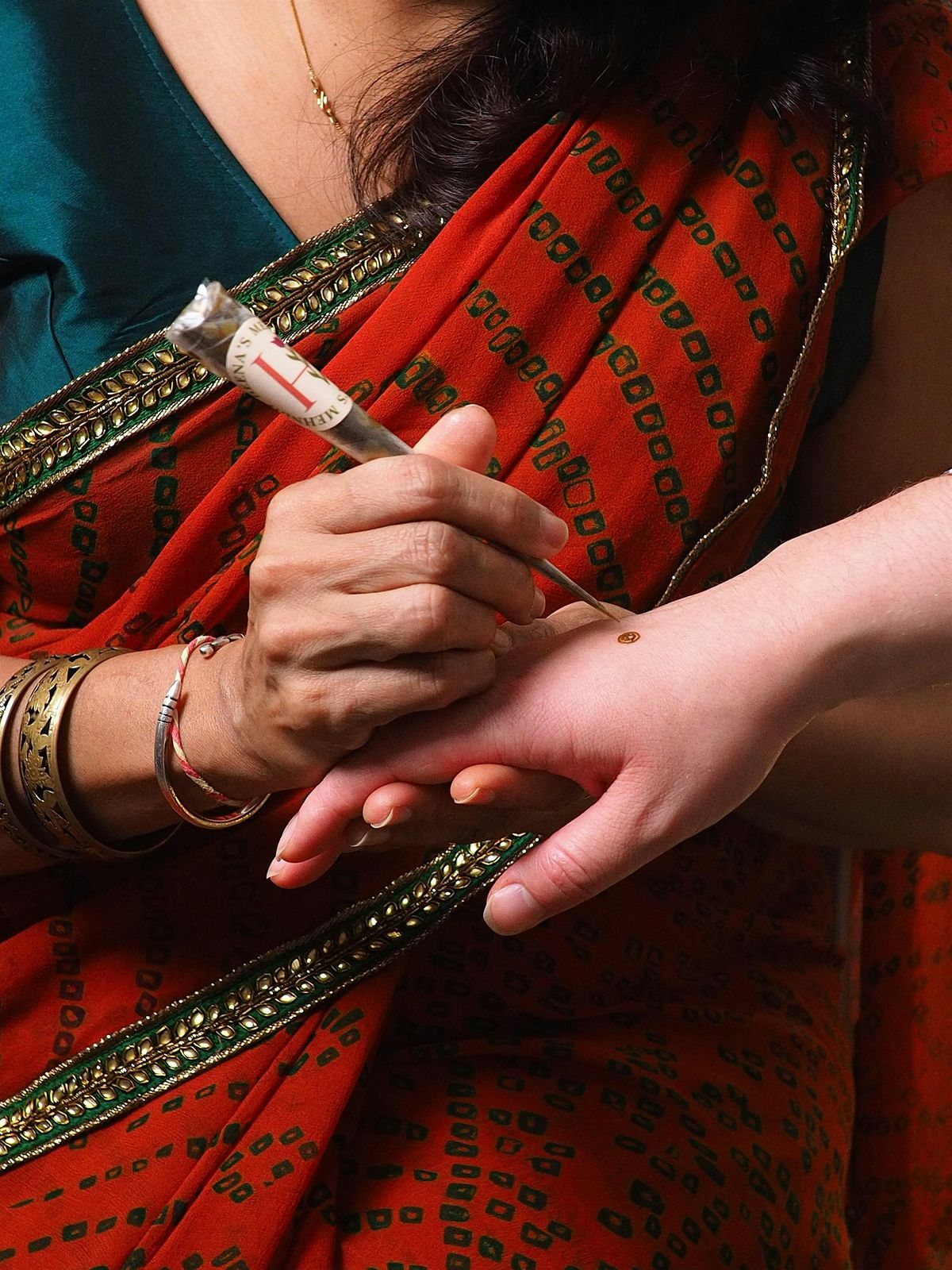 Henna 101 : Learn the ancient craft of Indian Temporary Tattoos