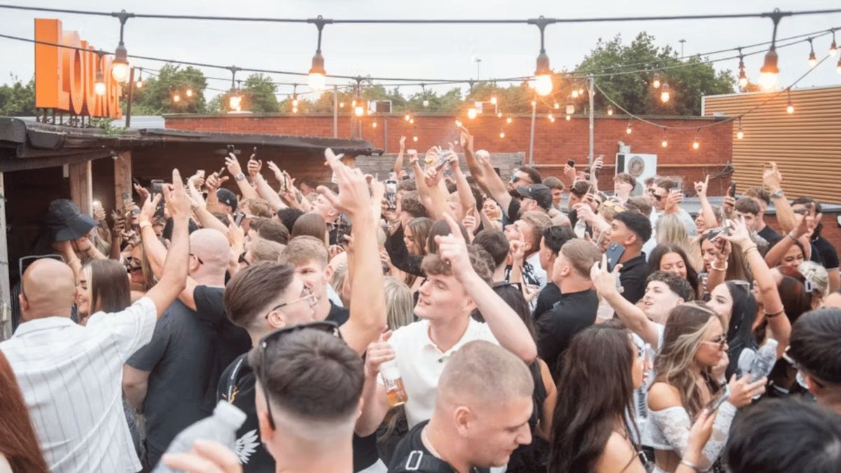 BANK HOLIDAY ROOFTOP RAVE. - LEICESTER
