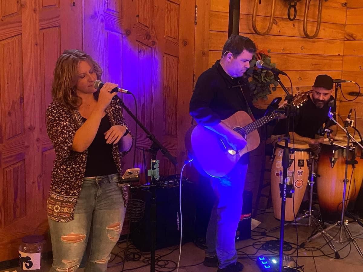 Ms. Honey and the Hive (Acoustic) at Leonardo\u2019s