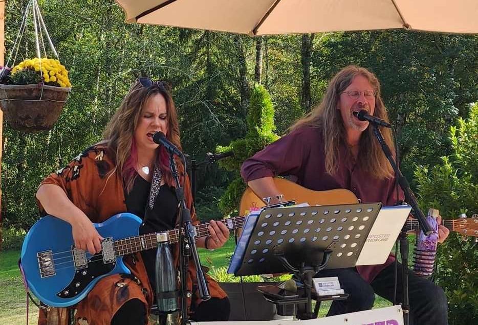 Duo LIVE! at Capstone Cellars