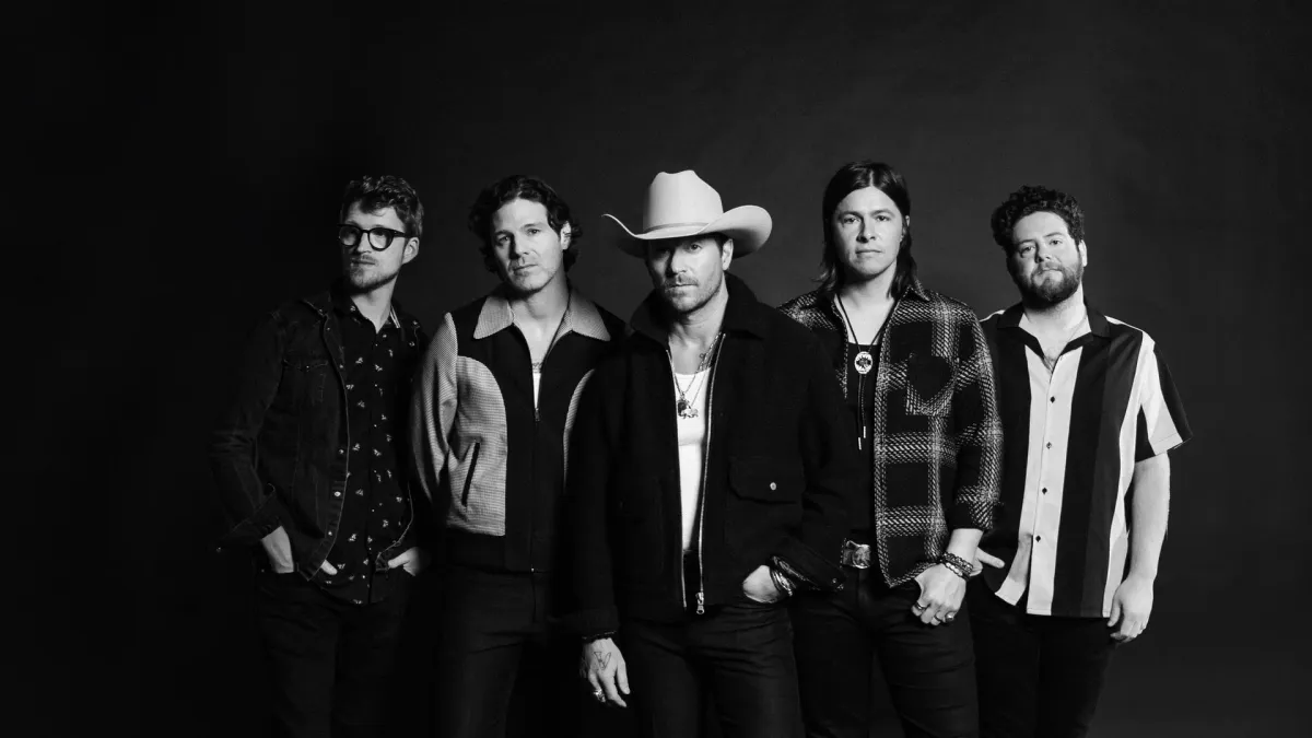 NEEDTOBREATHE, Bre Kennedy in Stamford