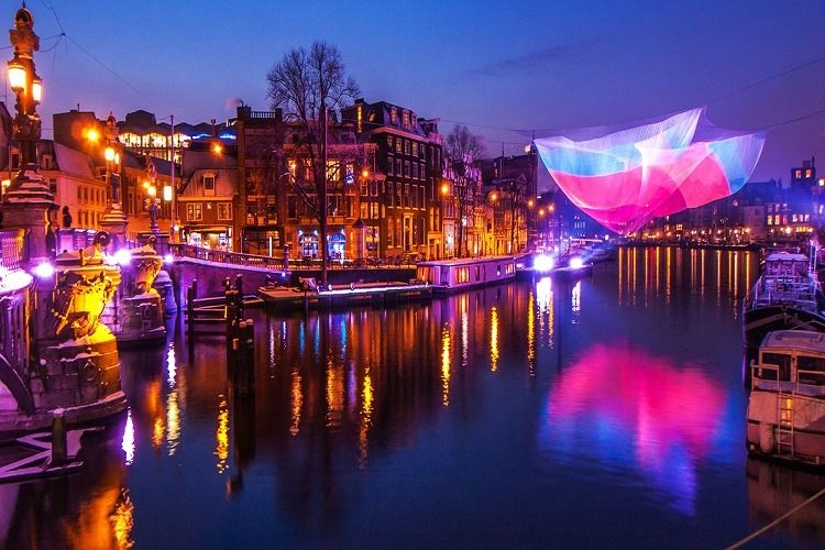 Amsterdam Light Festival & Zaanse Schans Trip by Uniflucht"