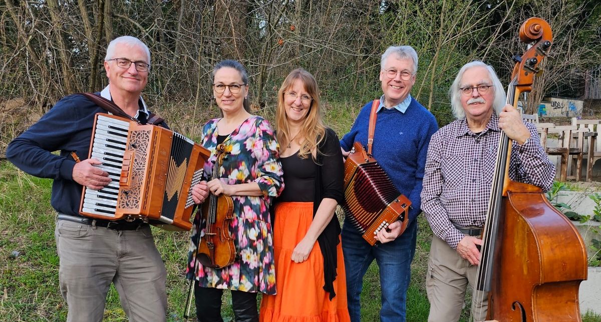 The Agora Ceilidhs! English Ceilidh Folk Dance mit Livemusik