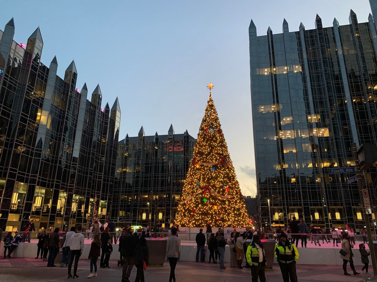 Downtown Pittsburgh Holiday Lights Walking Tour 