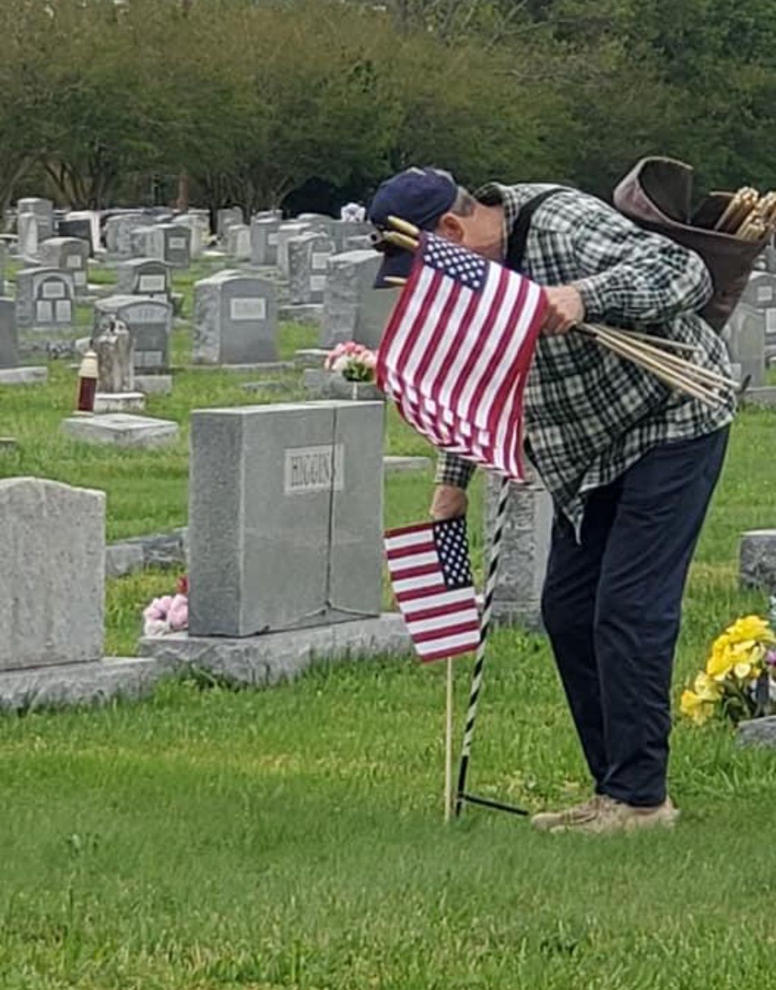 Placing Flags in Honor & Remembrance of Memorial Day ??    OPEN TO THE PUBLIC EVENT 