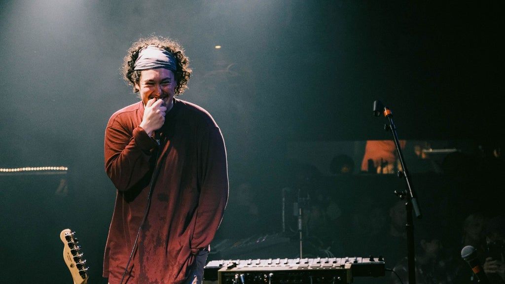 HOBO JOHNSON & THE LOVEMAKERS