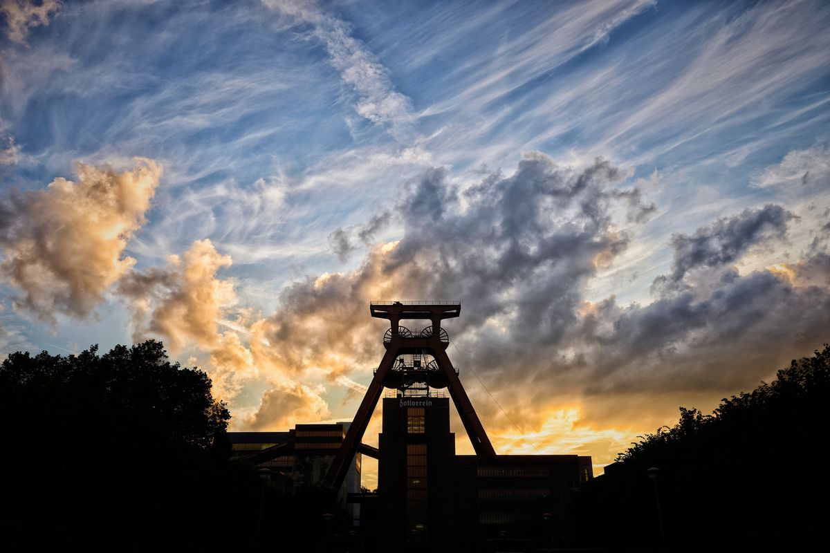 "Zollverein Moods" - architecture & industry meet the magic of light