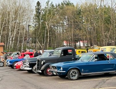 Classic Car Show, Dinner & Freshly Baked Cookies