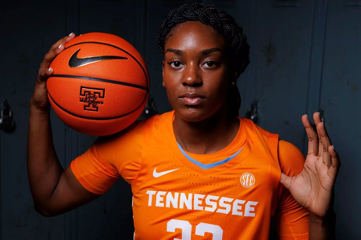 Parking Tennessee Lady Volunteers at Alabama Crimson Tide Womens Basketball