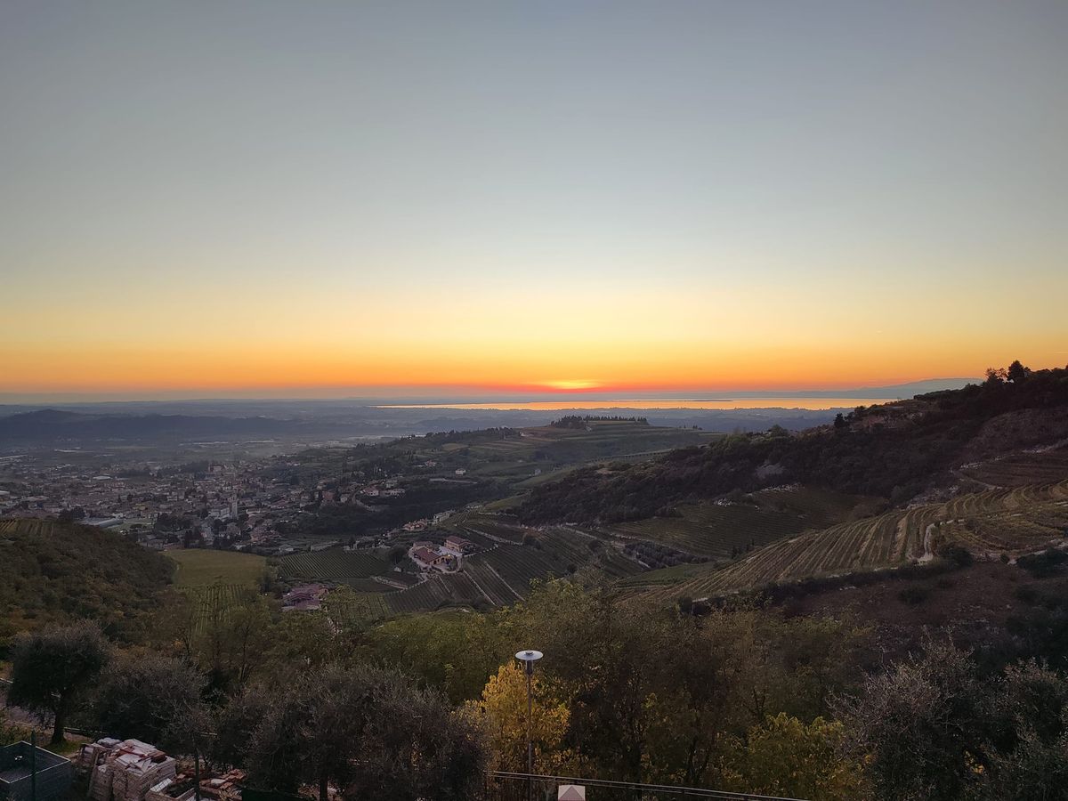 Tramonto da San Giorgio di  Valpolicella con degustazione e cena in cantina