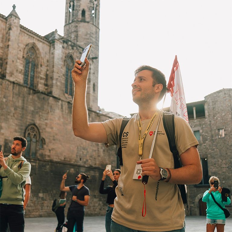 HistARy: Tour guiado por el Barrio G\u00f3tico con Realidad Aumentada