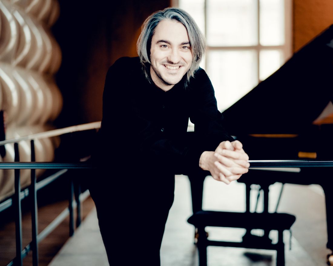 Alexander Gadjiev, Klavier