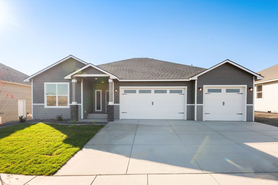 Open House Completed Sandhollow Homes in Apple Valley w/ Full