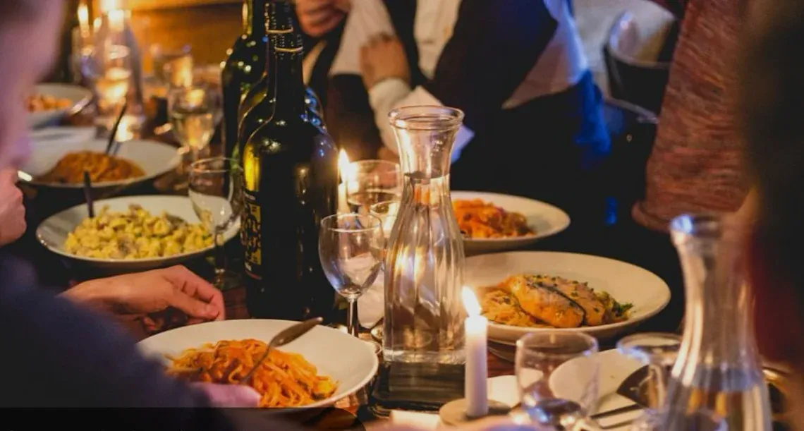 Ladies let's enjoy a great Italian Restaurant with live music & a delicious menu