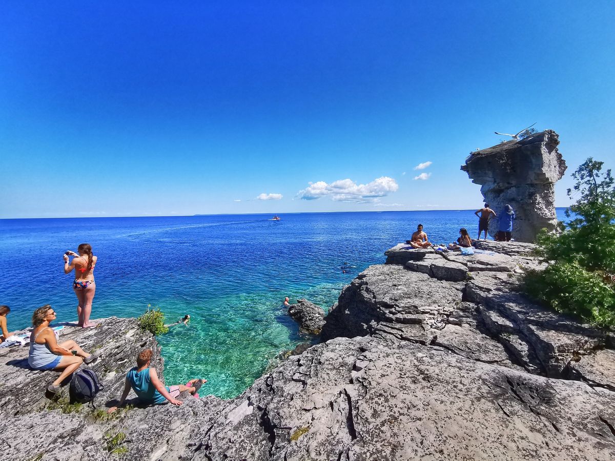 Bruce Peninsula Boat & Hike: Day Tour from Toronto