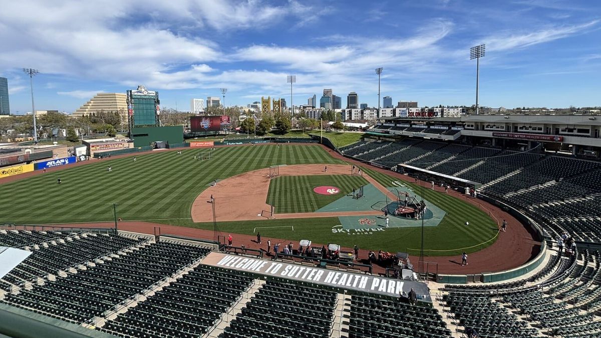 Ontario at Fresno Grizzlies at Chukchansi Park
