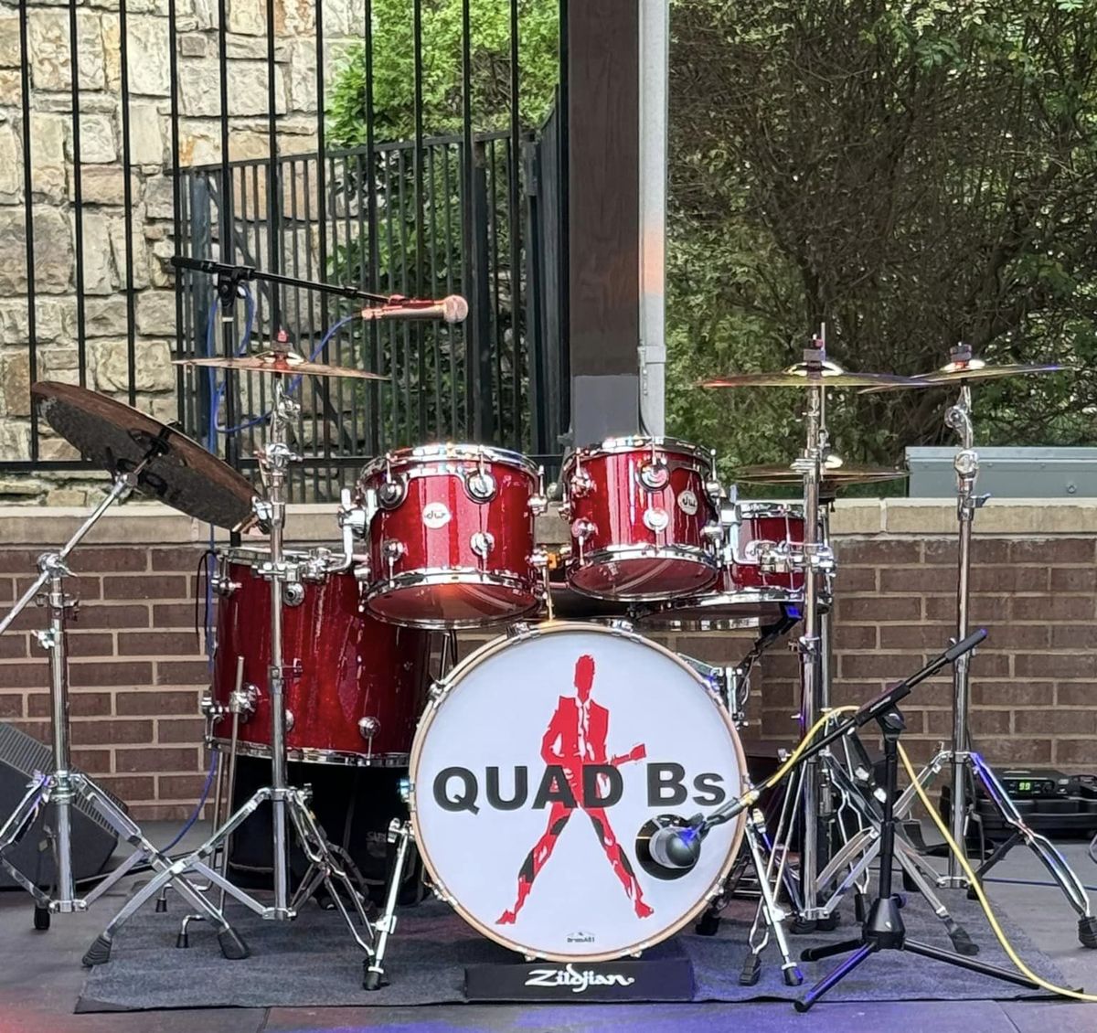 QUAD Bs ROCKS THE FORT YARD!