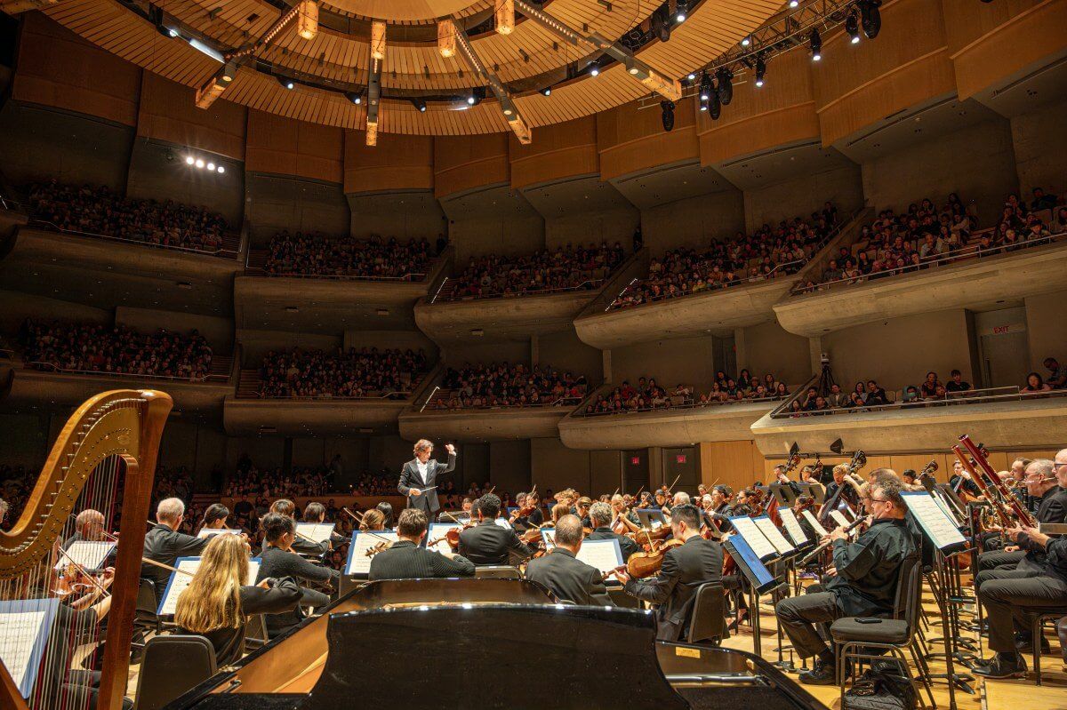 Toronto Symphony Orchestra - She Holds Up the Stars at Roy Thomson Hall