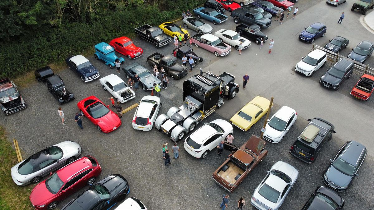 Lancashire Hot Rods Monthly  meet at Billy bobs 