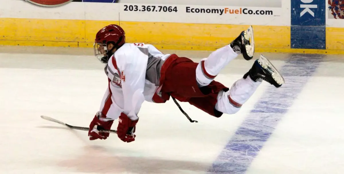 Robert Morris Colonials at Sacred Heart Pioneers Mens Hockey