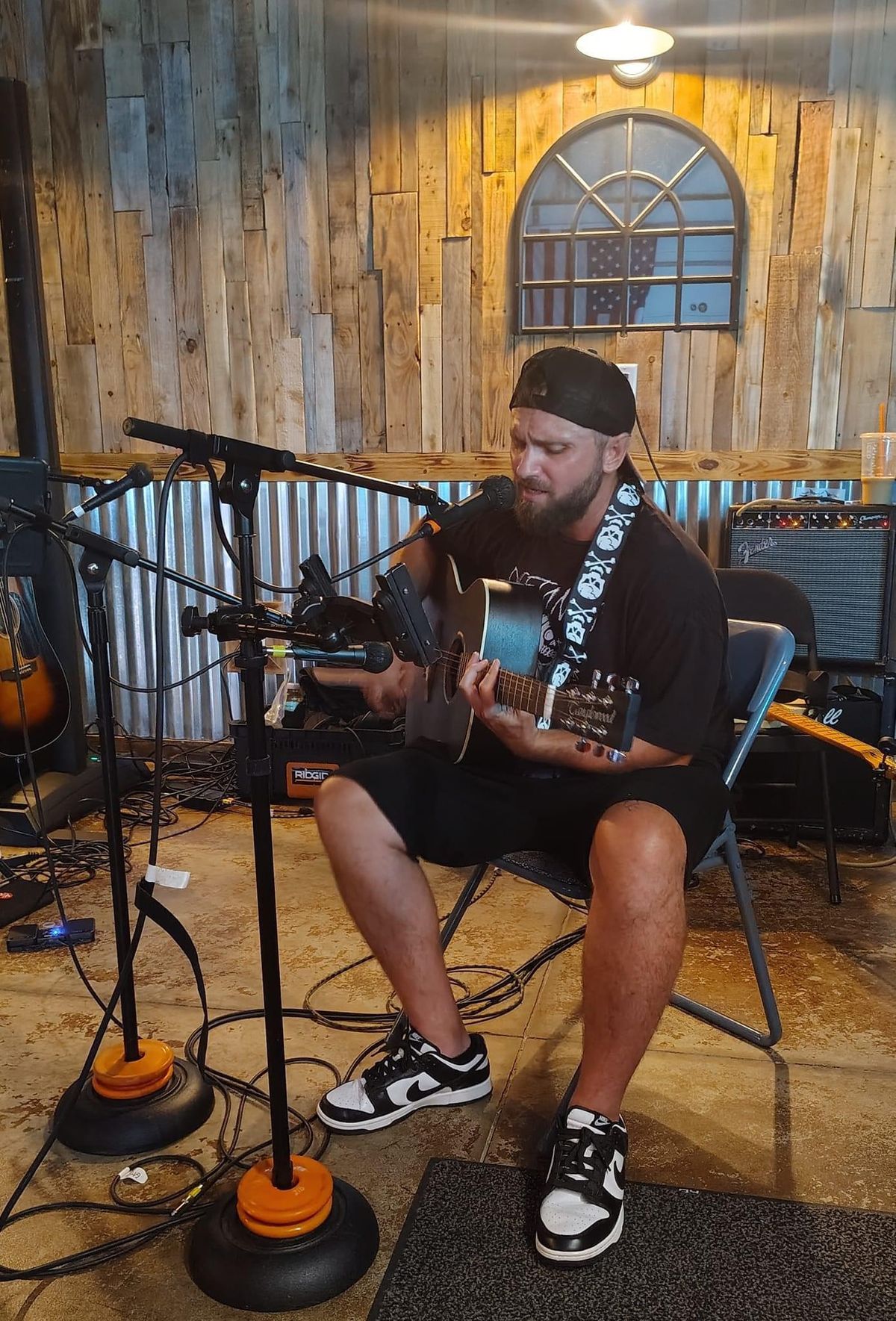 Live music with Chris Childers